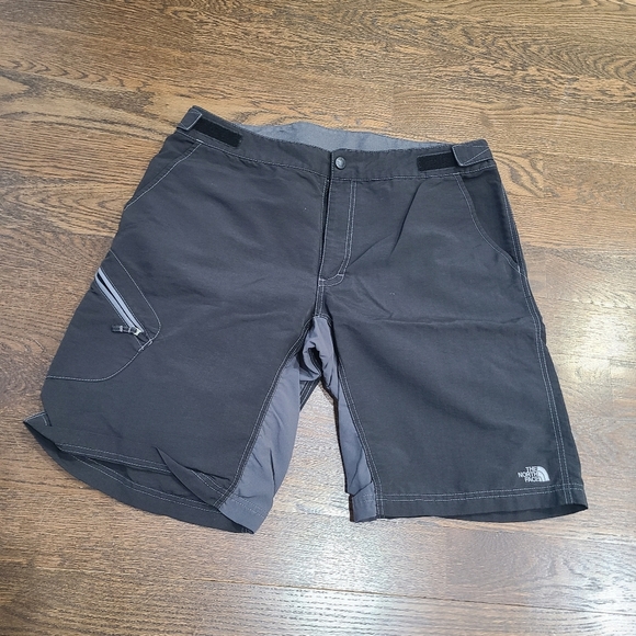 The North Face Men's Black  Biking Hiking Shorts Sz.L - Picture 1 of 7